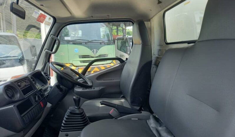 2014 Hino WU600R Alu Box 10′ (Tip Top Condition) full