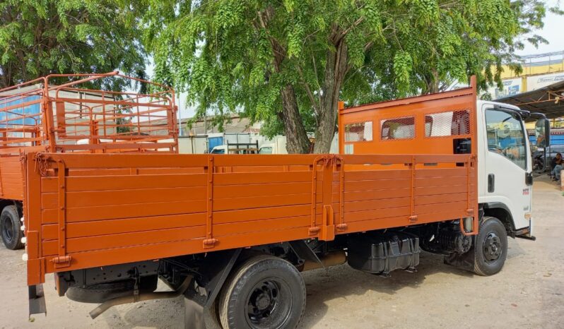 2014 Isuzu NPR71UHH Kargo Am 14’5 full