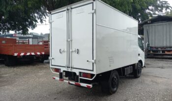 2011 Hino WU300R Alu Box 10’6 full