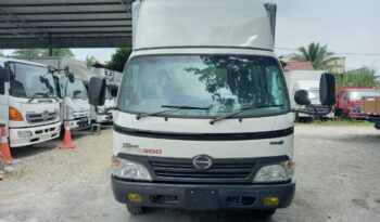 2012 Hino WU410R Fiber Box 14’6 full