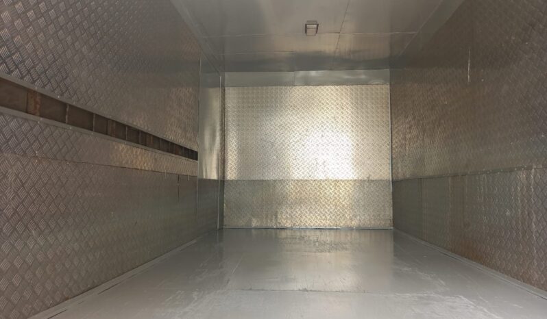 2012 Hino WU410R Fiber Box 14’6 full
