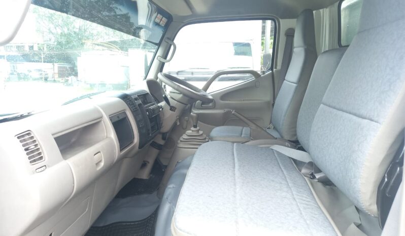 2010 Hino WU410R Aluminium Box 17′ full