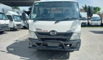 2014 Hino WU710R Kargo Am With Tail Lift 14’6 full