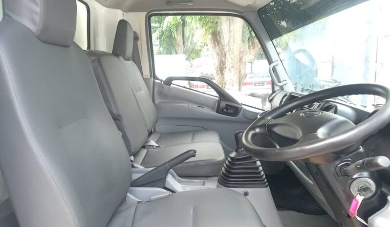 2016 Hino WU720R Aluminium Box 17′ full