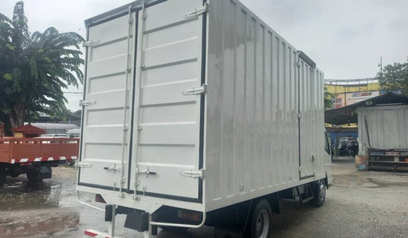 2014 Mitsubishi Fuso FE85PG Corrugated Box 16’8 full