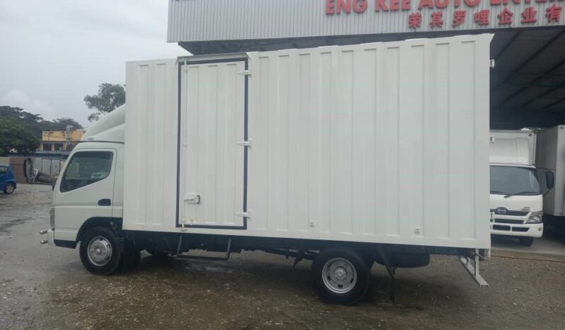 2014 Mitsubishi Fuso FE85PG Corrugated Box 16’8 full