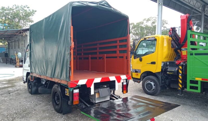 2012 Isuzu NKR55UEE Kargo With Tail Lift 10′ full