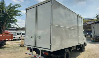 2011 Hino WU410R Aluminium Box  14’10 full