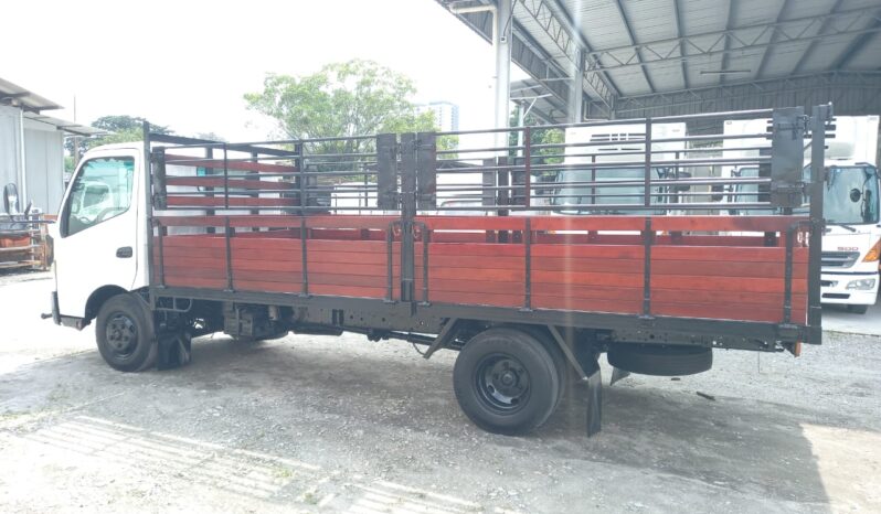 2013 Hino WU720R NEW Kargo Am with Steel Railing  17′ full