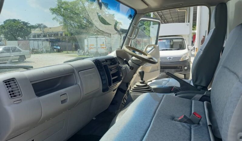 2011 Hino WU410R Aluminium Box  14’10 full