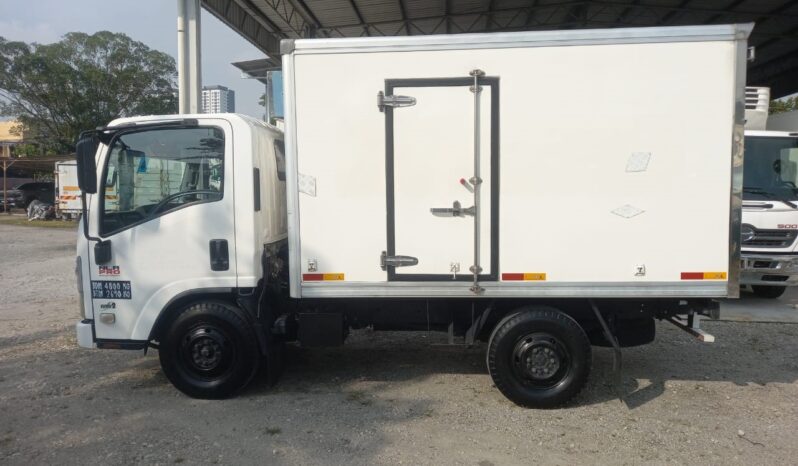 2015 Isuzu NLR55UEE Freezer Box 10′ (TEMP -5C To -7C) Good Condition full