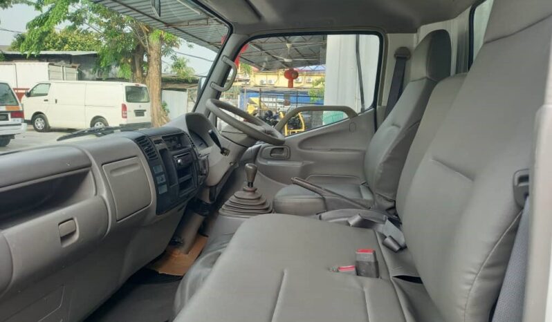 2010 Hino XZU423R Corrugated Box 16’9 (2 LHS Door) full