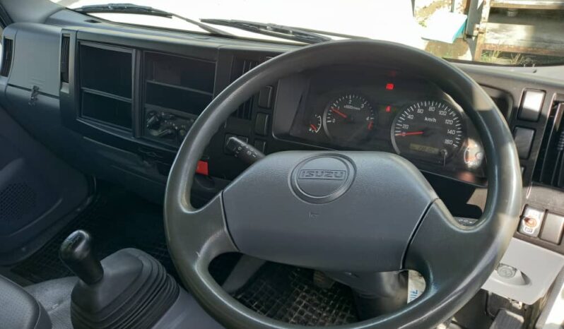2018 Isuzu NLR77UEE Corrugated Box 10′ (1 LHS Door ) full
