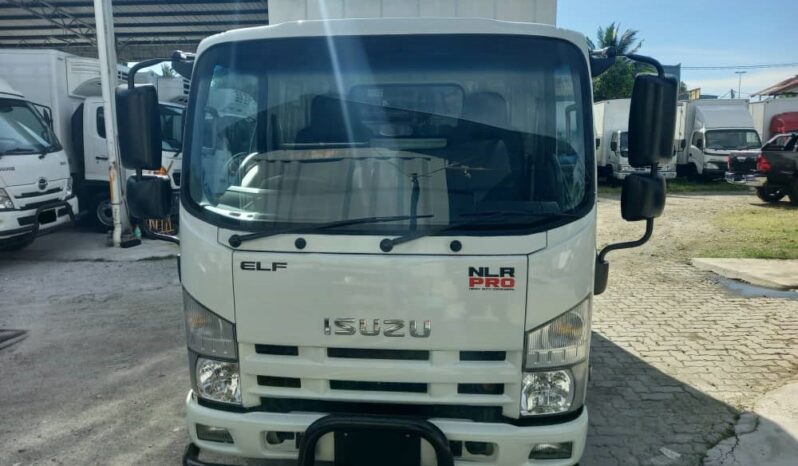 2018 Isuzu NLR77UEE Corrugated Box 10′ (1 LHS Door ) full