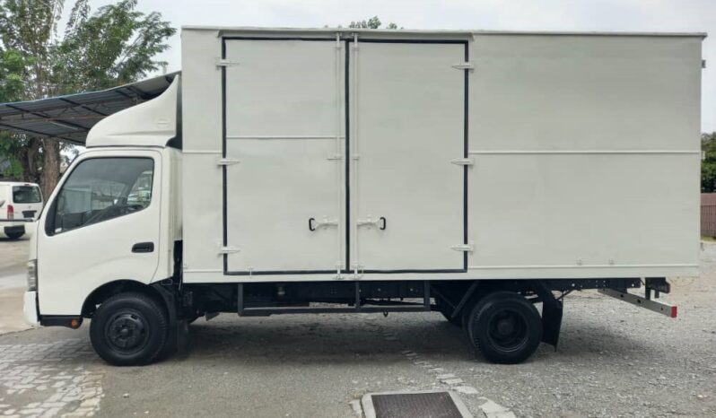 2016 Hino WU720R Aluminium Box (2 LHS Door )17′ full