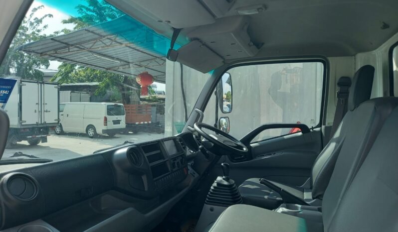 2021 Hino XZC710R Corrugated Box 15′ ( 1 LHS Door) Low Mile full