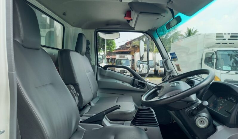 2021 Hino XZC710R Corrugated Box 15′ ( 1 LHS Door) Low Mile full