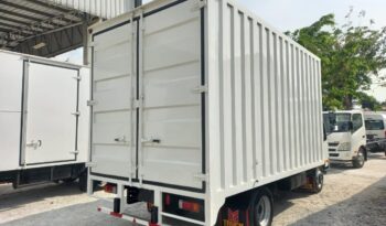2021 Hino XZC710R Corrugated Box 15′ ( 1 LHS Door) Low Mile full