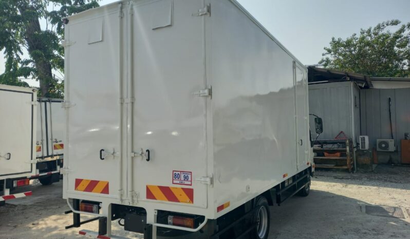 2018 Hino XZU720R FIBER BOX 16’9  (1 RHS Door & 4 LHS Door) full