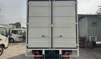 2021 Hino XZC710R Corrugated Box 15′ ( 1 LHS Door) Low Mile full