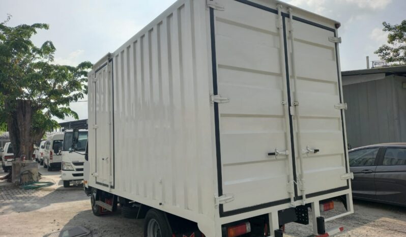 2021 Hino XZC710R Corrugated Box 15′ ( 1 LHS Door) Low Mile full