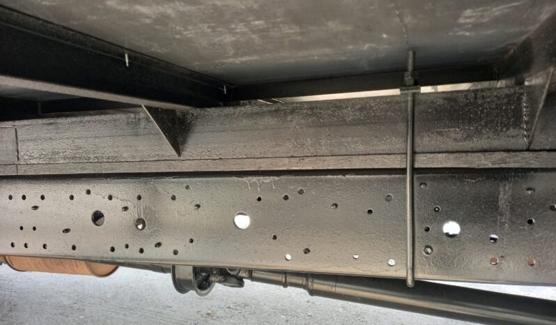 2018 Hino XZU720R FIBER BOX 16’9  (1 RHS Door & 4 LHS Door) full