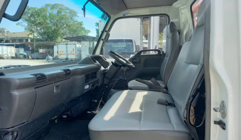 2013/14 Isuzu NPR66ULH Kargo Am 14’5 full