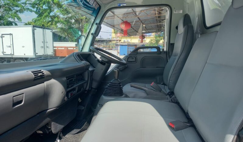 2013 Isuzu NPR71ULHT Fiber Box 14’6 (1 RHS Door) full