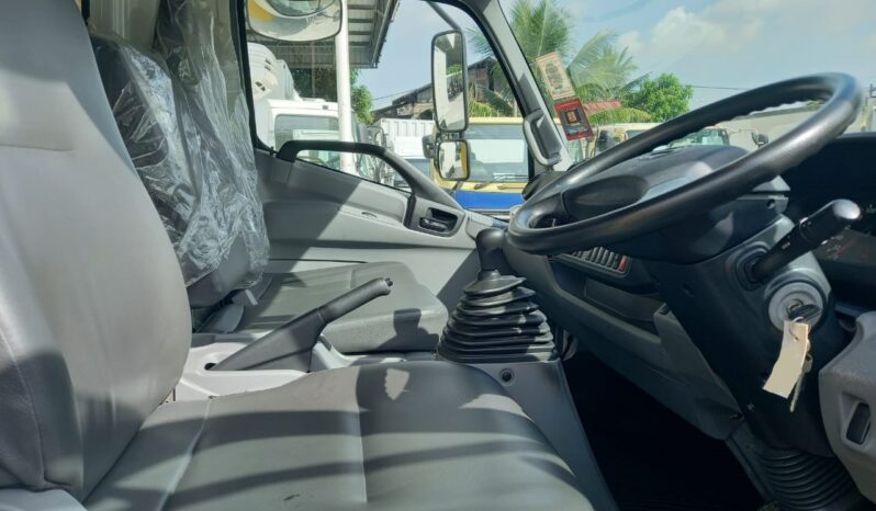 2022 Hino XZC710R Luton Box 15′ (1LHS DOOR) Low Mile full