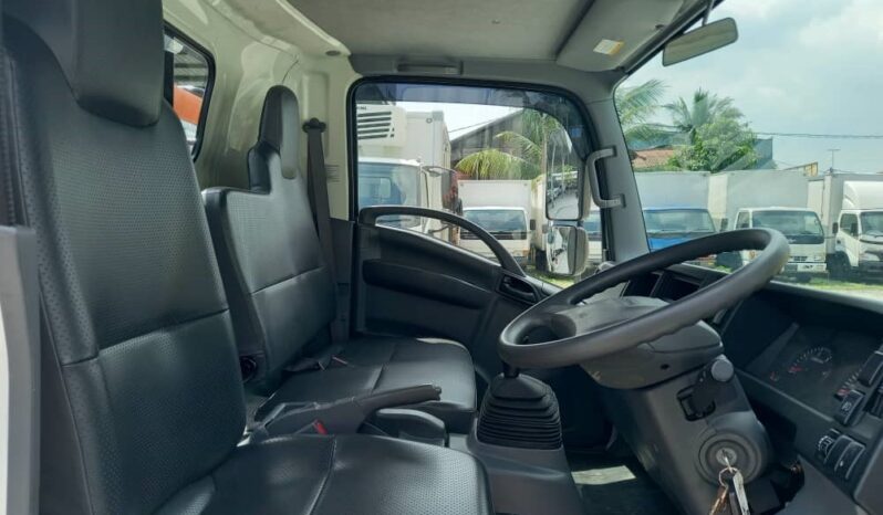 2021 Isuzu NPR81UKH Kargo Am 16’7 TipTop Condition full