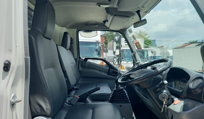 2022 Hino XZC710R (UBS ) Kargo Am 21’5 Top Condition full