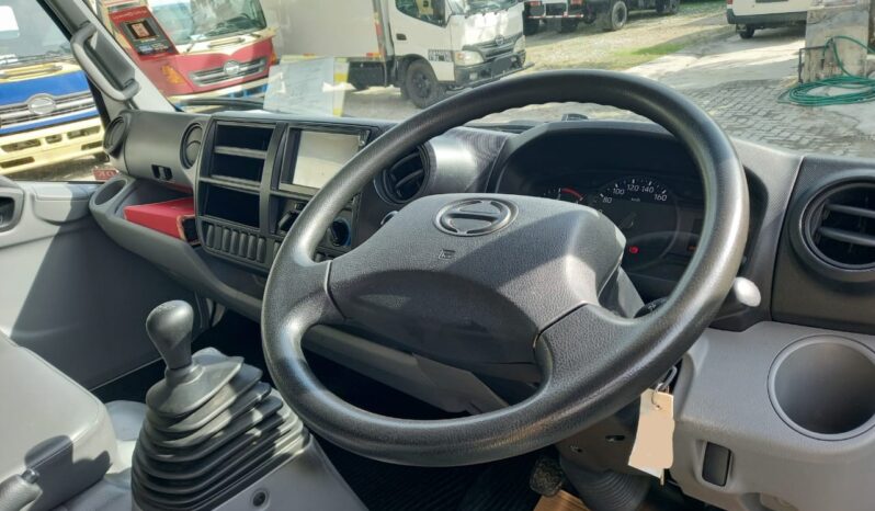 2022 Hino XZC710R Luton Box 15′ (1LHS DOOR) Low Mile full