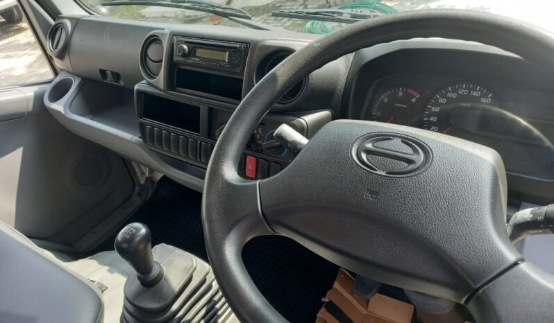 2012 Hino WU600R Kargo Am 10’3 full