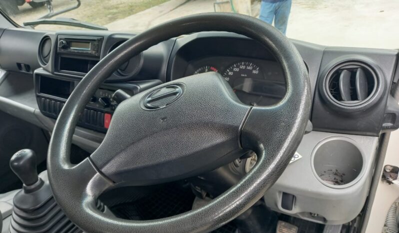 2012 Hino WU640R Kargo Am 13′ full