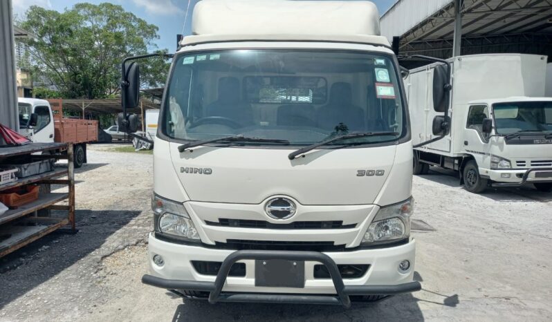 2022 Hino XZC710R (UBS ) Kargo Am 21’5 Top Condition full