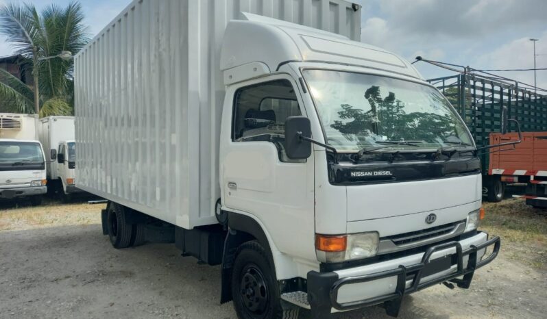 2010 Nissan YU41T5 (UBS ) Corrugated Box 17’2 Sell As Condition full