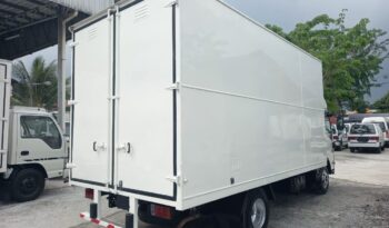 2016 Isuzu NPR71UKH Alu Box 16’8 (1 LHS Door) full