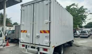 2021 Isuzu NPR81UKH Corrugated Box 17′ (2 LHS Door) TipTop Condition full