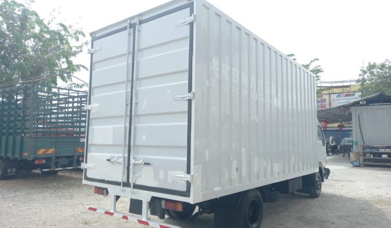2010 Nissan YU41T5 (UBS ) Corrugated Box 17’2 Sell As Condition full
