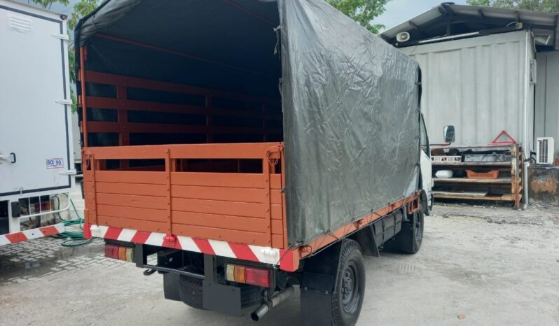 2014 Hino WU302R Kargo Am 10’4 full