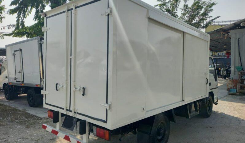 2012 Isuzu NKR55UEET (UBS) Fiber Box 12′ (RHS Slidding & LHS Slidding) full