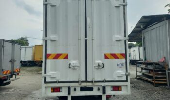 2021 Isuzu NPR81UKH Corrugated Box 17′ (2 LHS Door) TipTop Condition full
