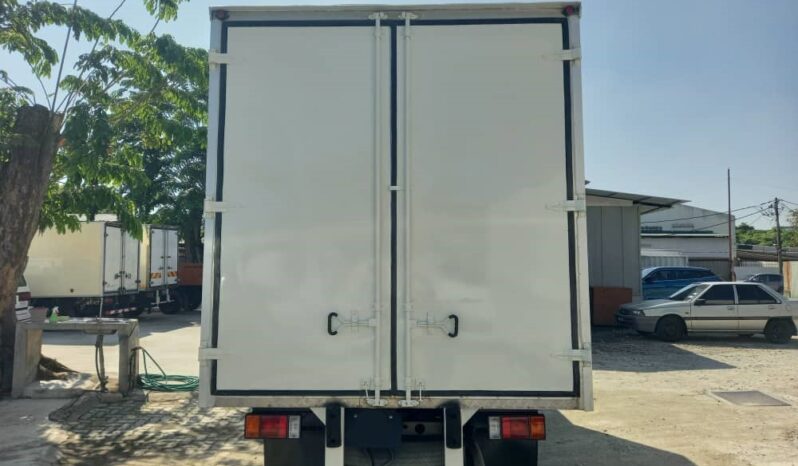 2013 Isuzu NPR71ULHT Fiber Box 14’6 (1 RHS Door) full