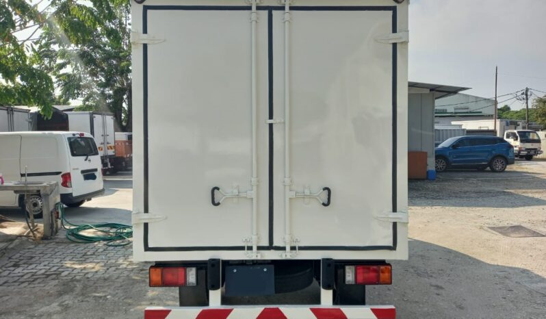 2012 Isuzu NKR55UEET (UBS) Fiber Box 12′ (RHS Slidding & LHS Slidding) full