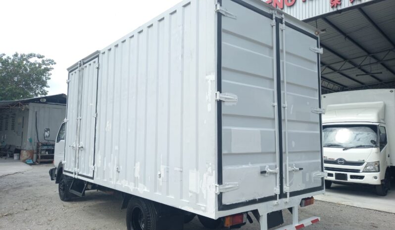 2010 Nissan YU41T5 (UBS ) Corrugated Box 17’2 Sell As Condition full