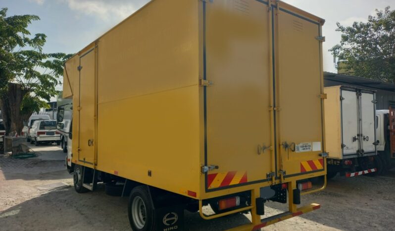 2022 Hino XZC710R Luton Box 15′ (1LHS DOOR) Low Mile full