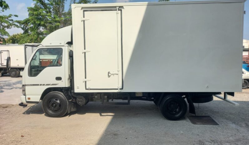 2013 Isuzu NPR71ULHT Fiber Box 14’6 (1 RHS Door) full