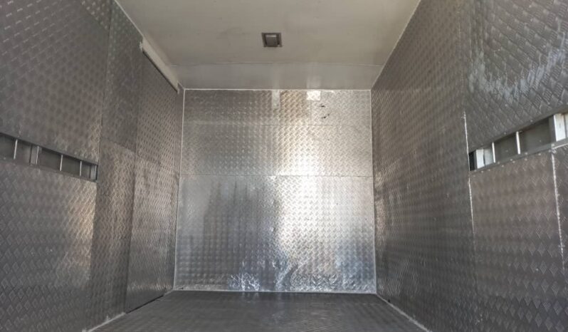 2013 Isuzu NPR71ULHT Fiber Box 14’6 (1 RHS Door) full