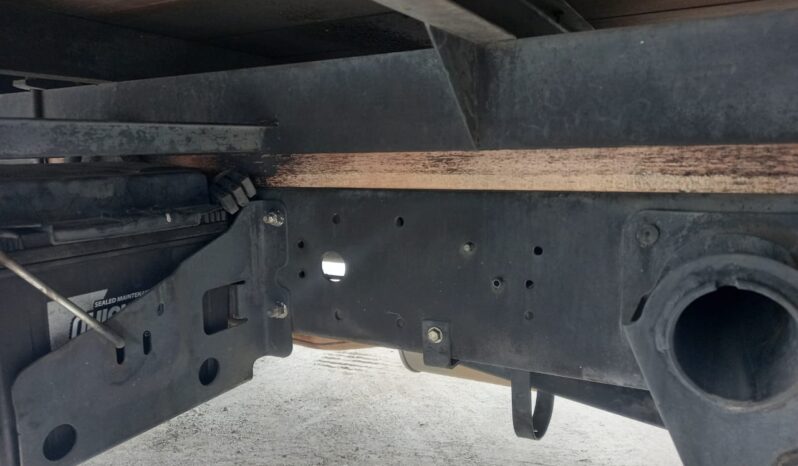 2014 Hino WU302R Kargo Am 10’4 full