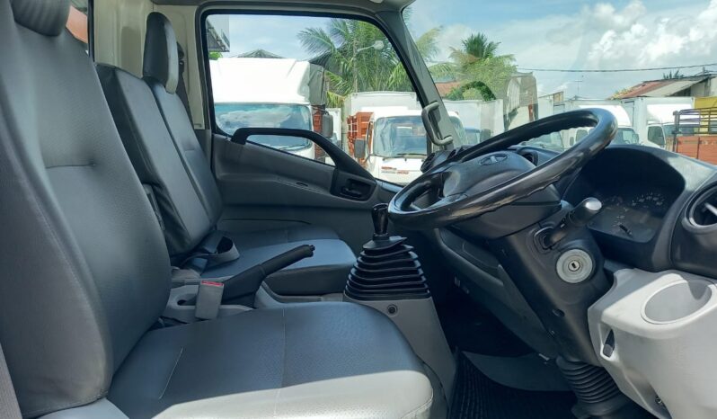 2015 Hino WU710R (UBS) Kargo Am  21’7 full